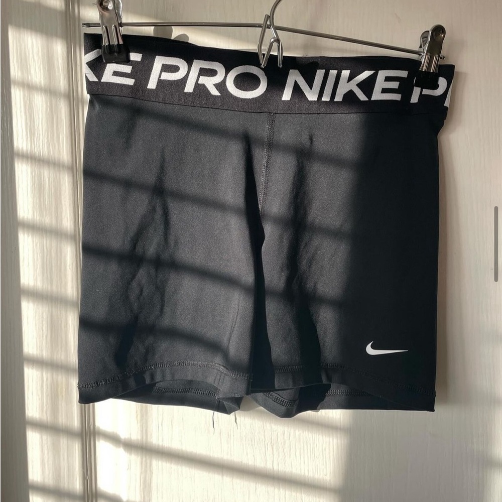 Nike pro